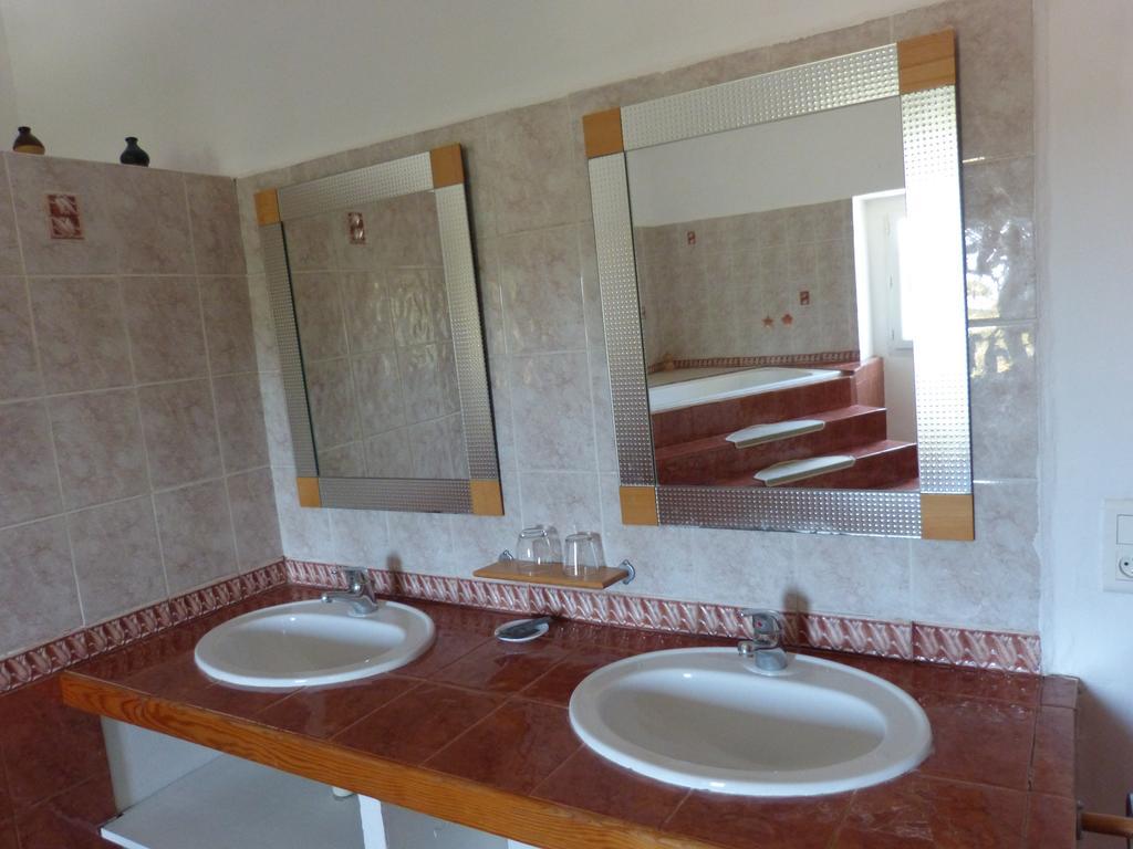 Mas Moise Bed & Breakfast Sauve Ruang foto